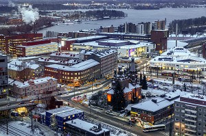  CITY CENTER WITH THE ORTHODOX CHURCH AND LAKE NASIJARVI SEEN FROM THE PANORAMIC MORO SKY BAR, TAMPERE, FINLAND, EUROPE