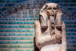 STATUE DE DJOSER (DJESER), PREMIER DE LA III EME DYNASTIE ET FONDATEUR DE L'ANCIEN EMPIRE, MUSEE EGYPTIEN DU CAIRE CONSACRE A L'ANTIQUITE EGYPTIENNE, LE CAIRE, EGYPTE, AFRIQUE 