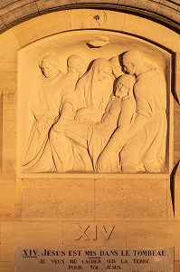  ENTOMBMENT OF JESUS, STATIONS OF THE CROSS, BASILICA OF SAINTE-THERESE OF LISIEUX, PILGRIMAGE SITE, LISIEUX, PAYS D'AUGE, NORMANDY, FRANCE