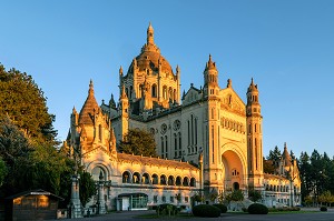  FACADE OF THE BASILICA OF SAINTE-THERESE OF LISIEUX, BIGGEST BASILICA IN FRANCE AND PILGRIMAGE SITE, LISIEUX, PAYS D'AUGE, NORMANDY, FRANCE