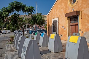 POUBELLES DE TRI SELECTIF ENTERREES SUR LE PORT DE BASTIA