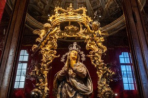 STATUE DOREE DE LA VIERGE MARIE SOUS UNE COURONNE ORNEMENTEE, BASTIA