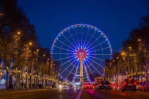 GRANDE ROUE PLACE DE LA CONCORDE ET ILLUMINATIONS DE NOEL, AVENUE DES CHAMPS ELYSEES, PARIS 