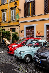 FIAT 500, VICOLO DEL BOLOGNA, ROME, ITALIE, EUROPE 